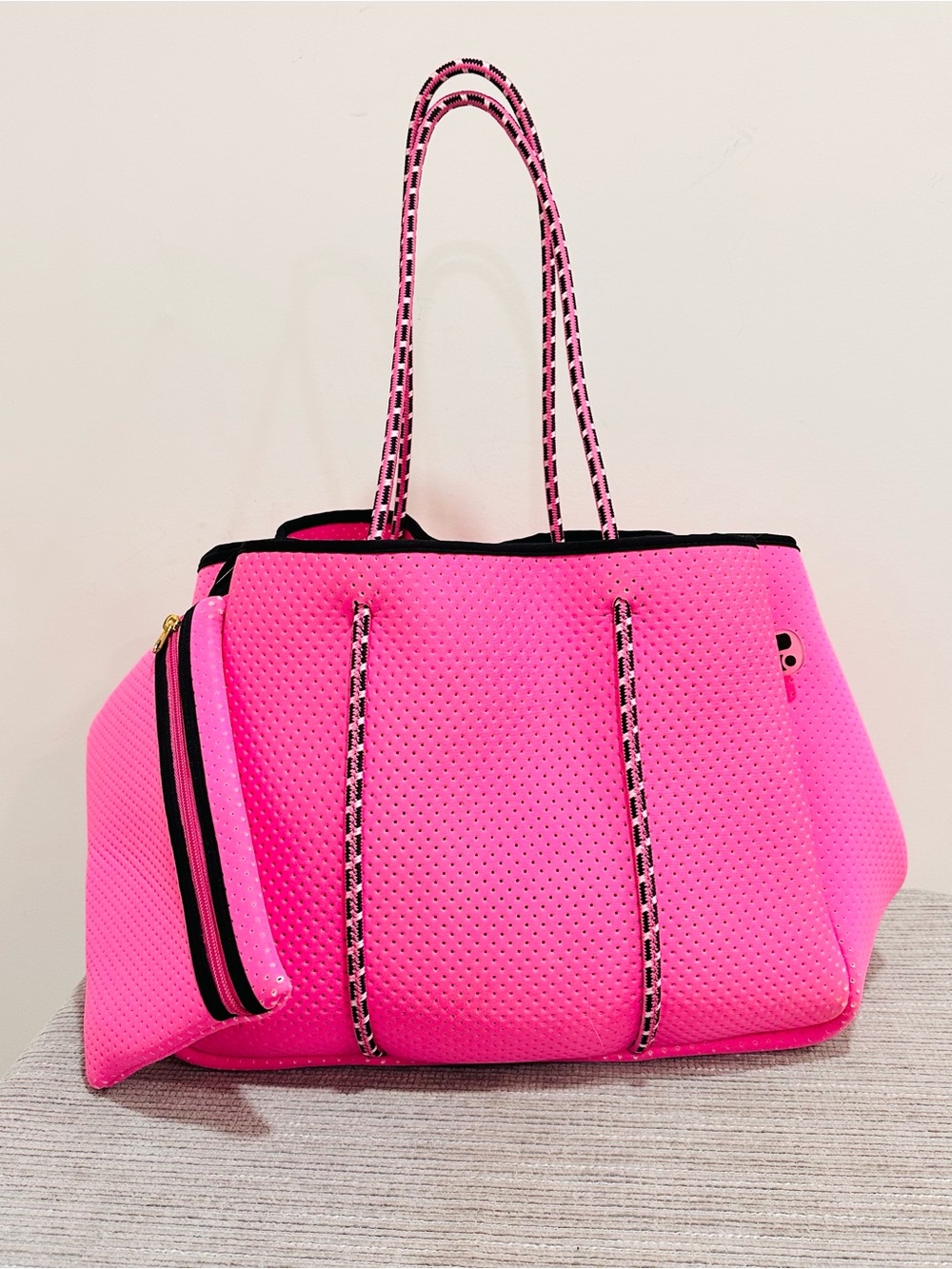 Neoprene Beach Tote Bag Pink Neon Perforated Travel Mesh Pouch 2pc